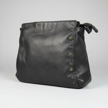 Sac bandoulière pour femme MET en cuir de vachette avec poche avant zippée et détails cloutés