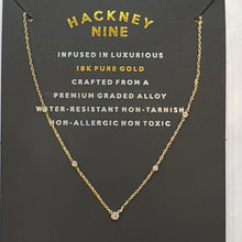 Collier MALIKA Gold : Mini constellation en zircone avec pierre centrale sur chaîne fine