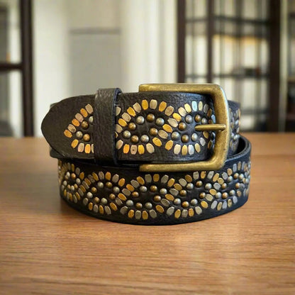 Ceinture en cuir pleine fleur avec clous pour femme