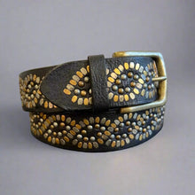 Ceinture en cuir pleine fleur avec clous pour femme