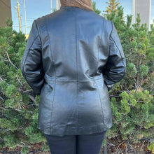 Blouson en cuir d'agneau pour femme avec fermeture éclair et deux poches