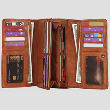 Portefeuille tressé en cuir pour femme MET. Organiseur multi-cartes tressé artisanalement