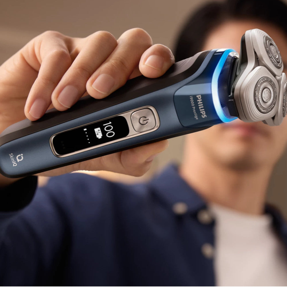 PHILIPS XP9201/20 i9000 Prestige Wet&Dry Electric Shaver with SkinIQ