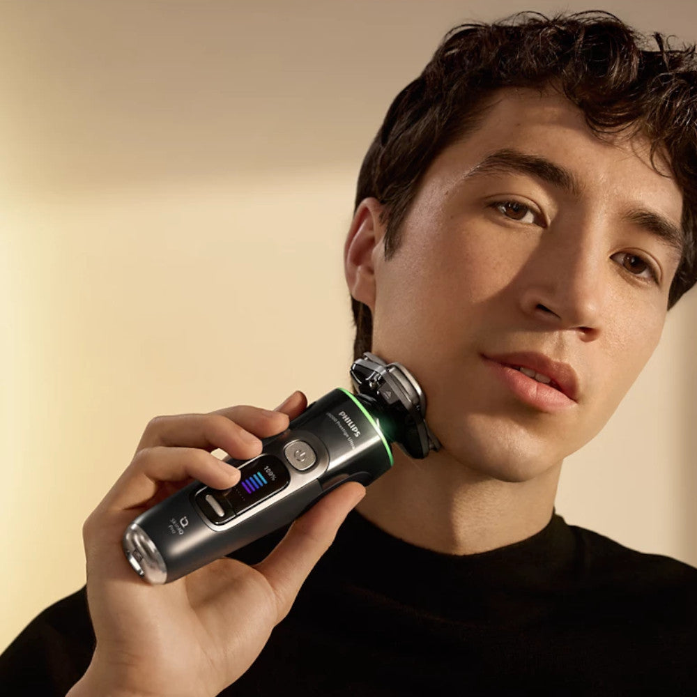 PHILIPS XP9402/31 i9000 Prestige Ultra Wet&Dry Electric Shaver with SkinIQ