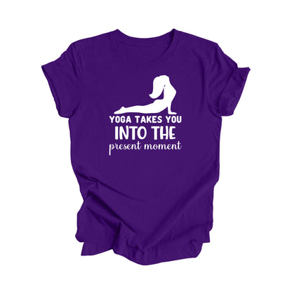Le yoga vous transporte dans le moment présent - Cadeau de yoga, T-shirt de méditation, T-shirt de yoga, Cadeau pour les amateurs de yoga, T-shirt de professeur de yoga, T-shirt bien-être, T-shirt de soins personnels - Inspired X