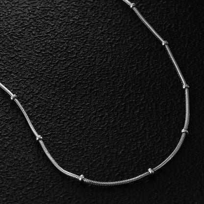 ZAHARA Mini Chaîne Fine Perles Texturées Argentées