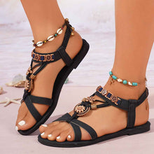 Sandales plates vintage à bout rond pour femme style vacances ornées de perles