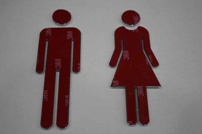 Signalétique de salle de bain d'hôtel en métal