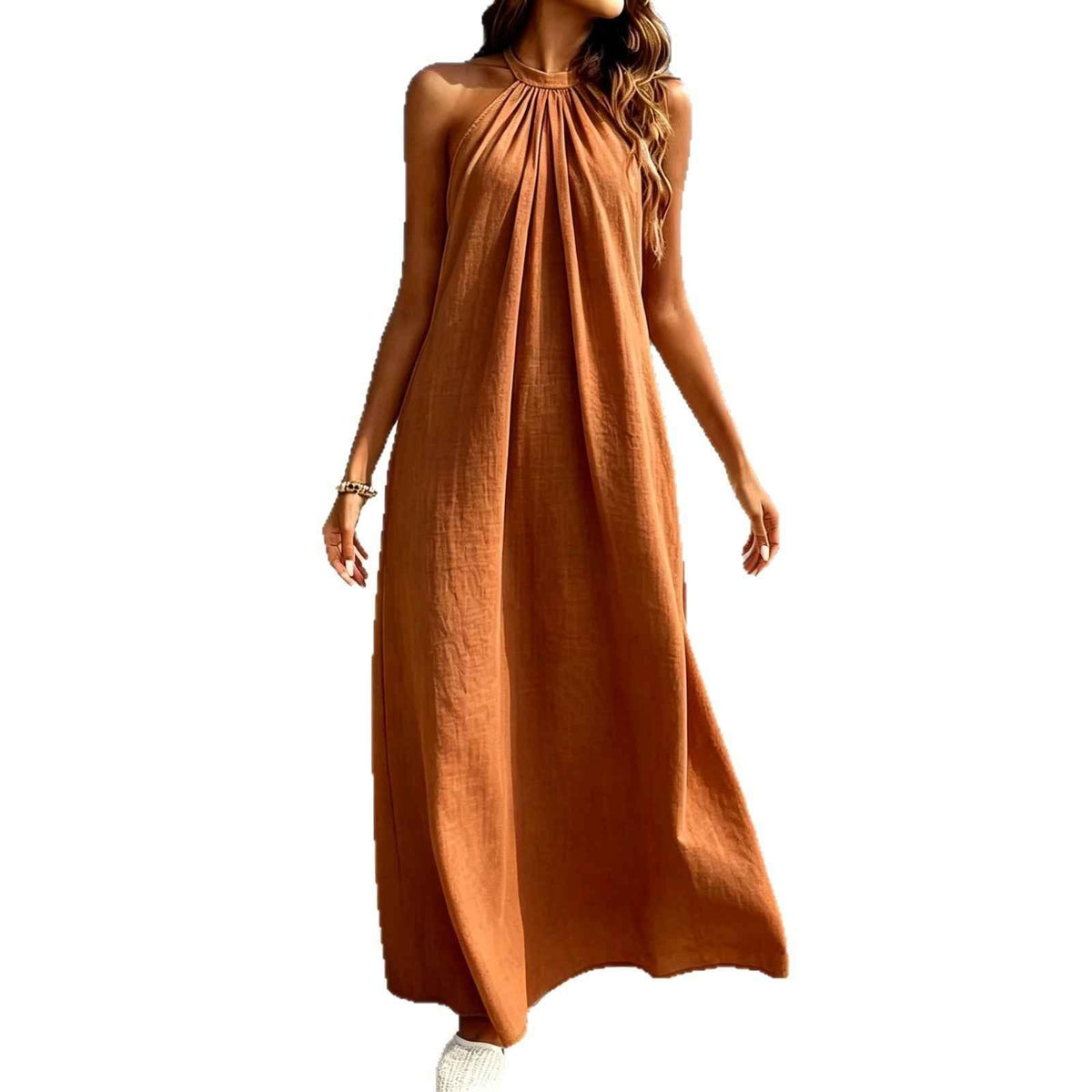 La robe pour femme présente une coupe décontractée sexy avec un dos nu.