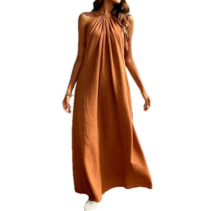 La robe pour femme présente une coupe décontractée sexy avec un dos nu.