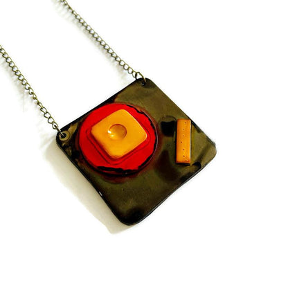 Collier Pendentif Géométrique Abstrait en Gris, Rouge, Jaune. Fait main en Pâte Polymère Épaisse