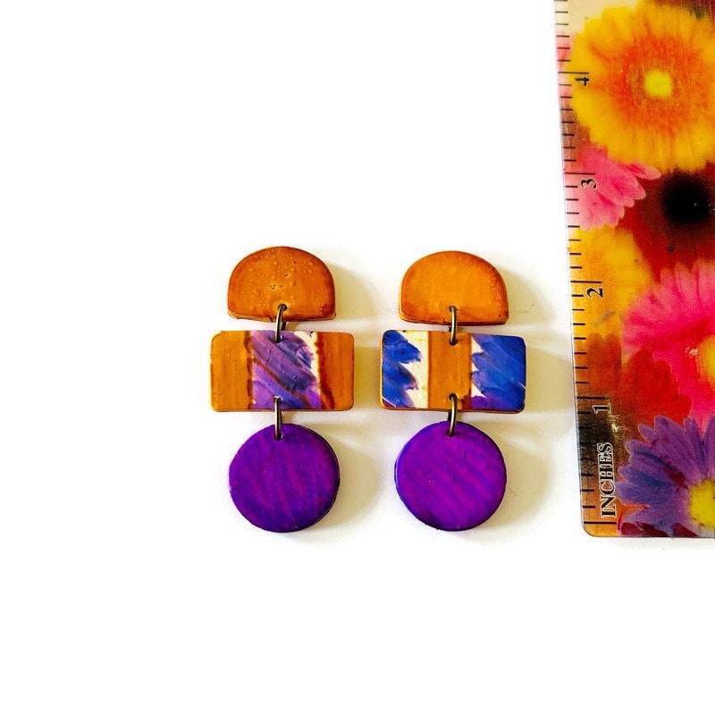 Boucles d'oreilles abstraites orange violet blanc