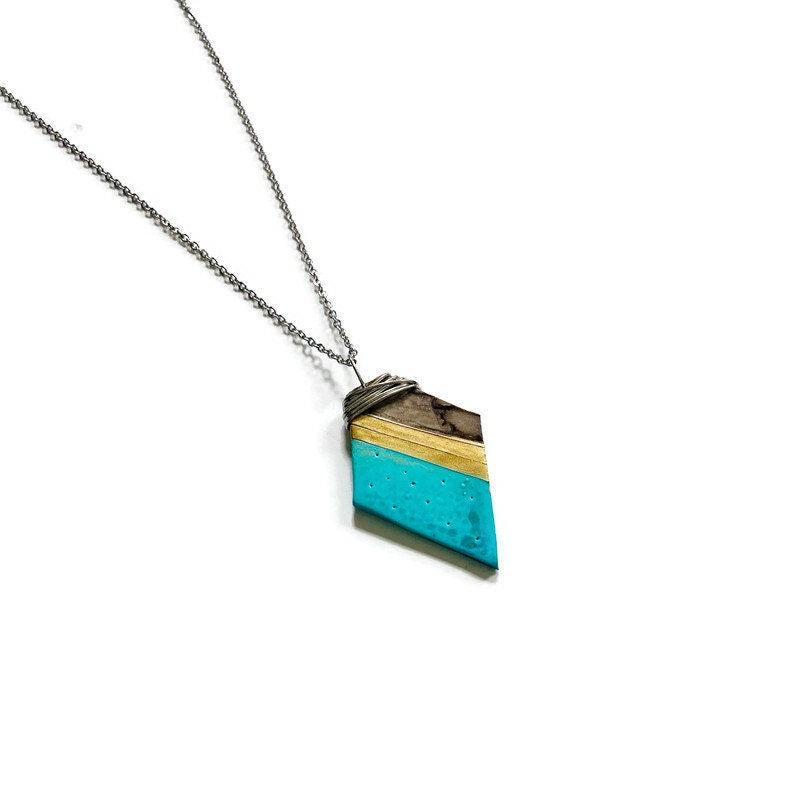 Pendentif en pâte polymère artistique peint turquoise, doré, gris,