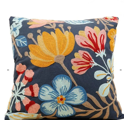 Housse de coussin décorative à broderies florales