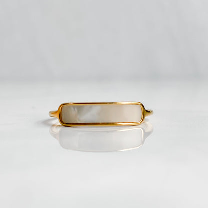 Bague dorée en nacre naturelle plaquée or 18K | CALYPSO