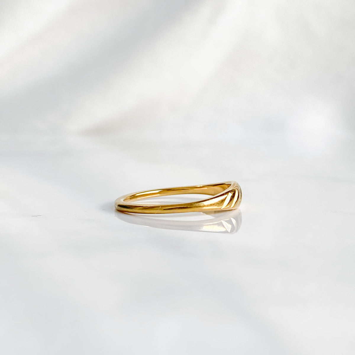Bague dorée pour femmes en acier inoxydable plaqué or 18K | CÉRÈS