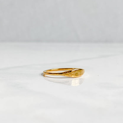 Bague soleil dorée en acier inoxydable plaqué or 18K | ASTRAÉA