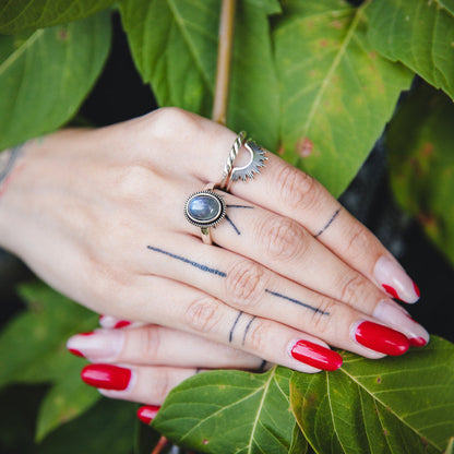 925 Sterling Silver and Labradorite Ring | MORGANE