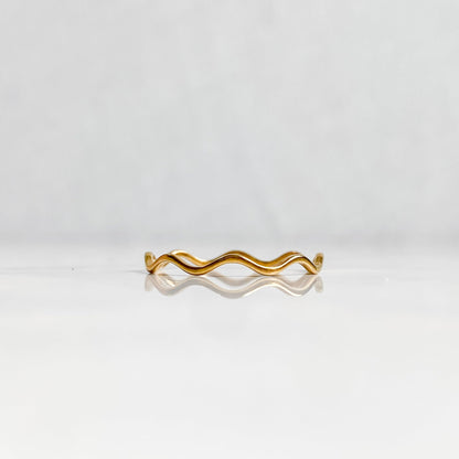 18K Gold Plated Stainless Steel Wavy Ring | NAÏA