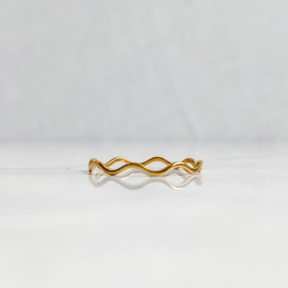 18K Gold Plated Stainless Steel Wavy Ring | NAÏA