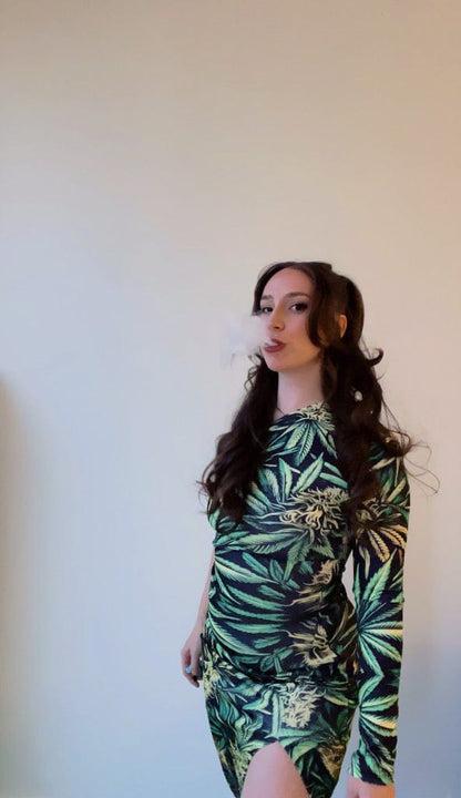 Robe longue maxi fendue à une épaule Big Buds