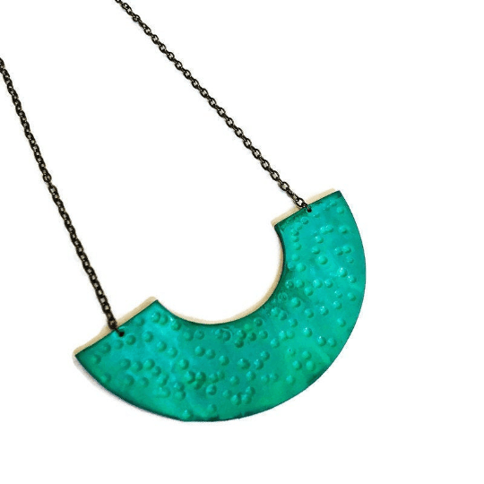 Grand collier plastron, Bijoux faits à la main en pâte polymère, 17 couleurs