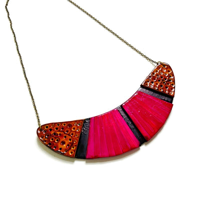 Collier style bohème, fuchsia, jaune et noir