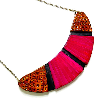 Collier style bohème, fuchsia, jaune et noir