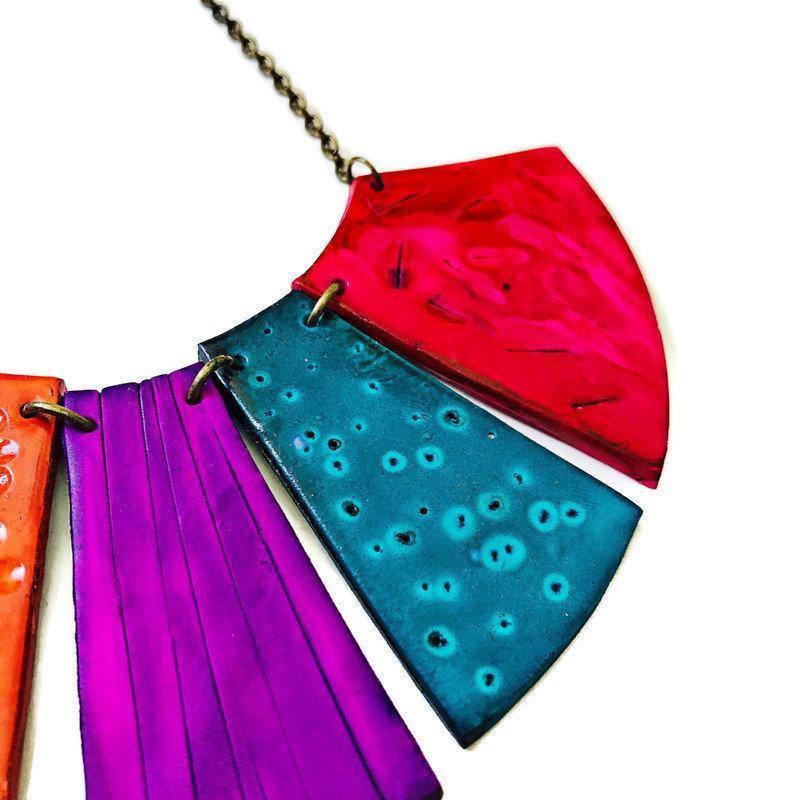 Collier plastron bohème à franges, grand et audacieux, aux couleurs d'automne