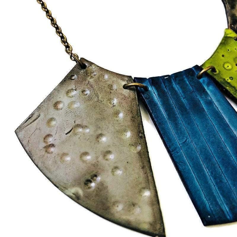 Collier plastron bohème à franges, grand et audacieux, aux couleurs d'automne