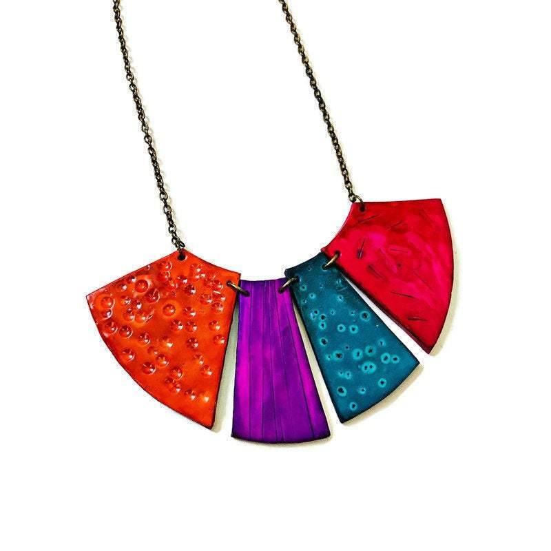 Collier plastron bohème à franges, grand et audacieux, aux couleurs d'automne