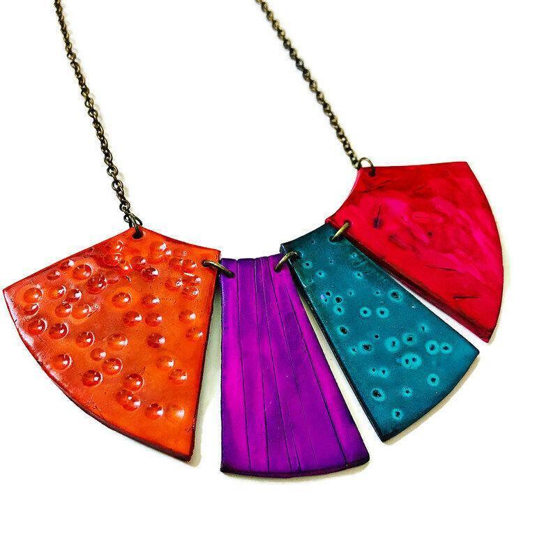 Collier plastron bohème à franges, grand et audacieux, aux couleurs d'automne