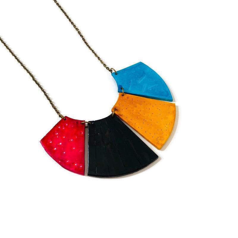 Collier plastron à franges audacieuses, quatre pièces, argile polymère faite main