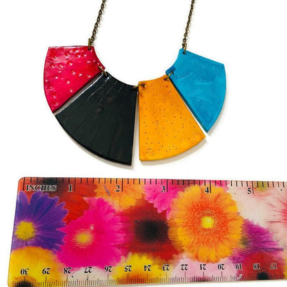Collier plastron à franges audacieuses, quatre pièces, argile polymère faite main