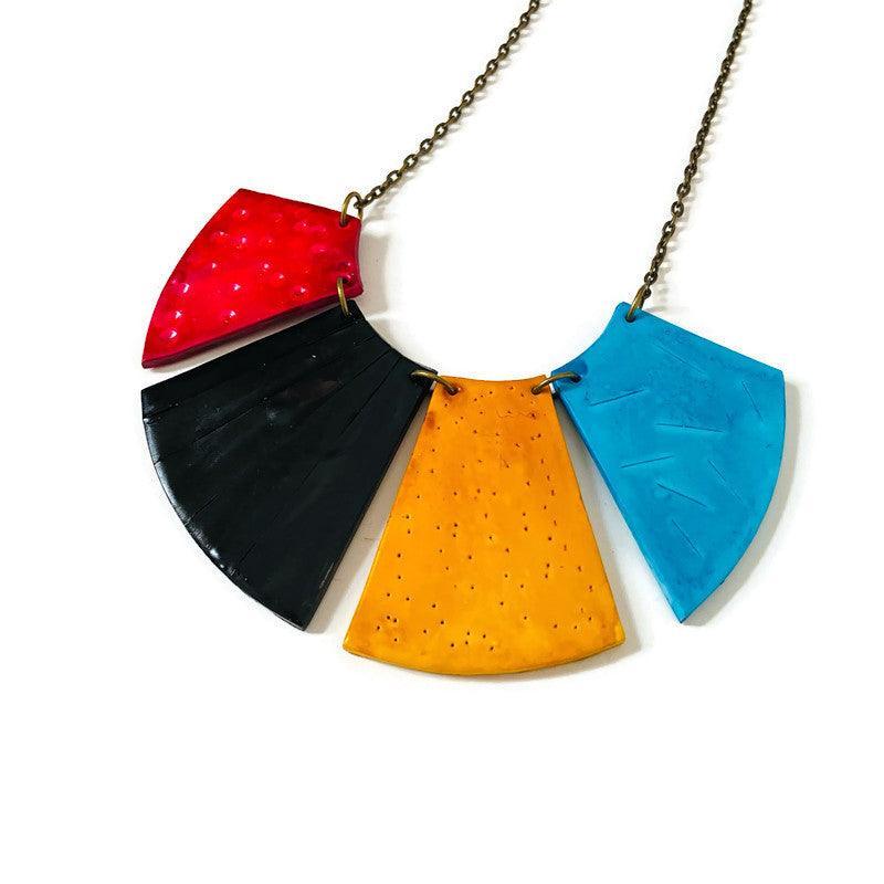 Collier plastron à franges audacieuses, quatre pièces, argile polymère faite main