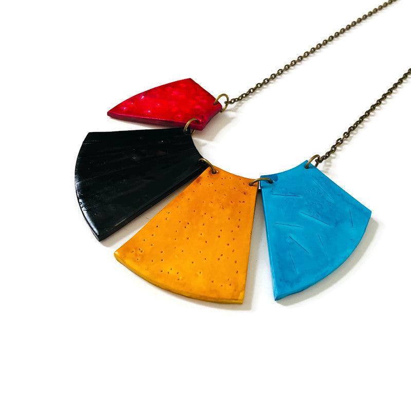 Collier plastron à franges audacieuses, quatre pièces, argile polymère faite main