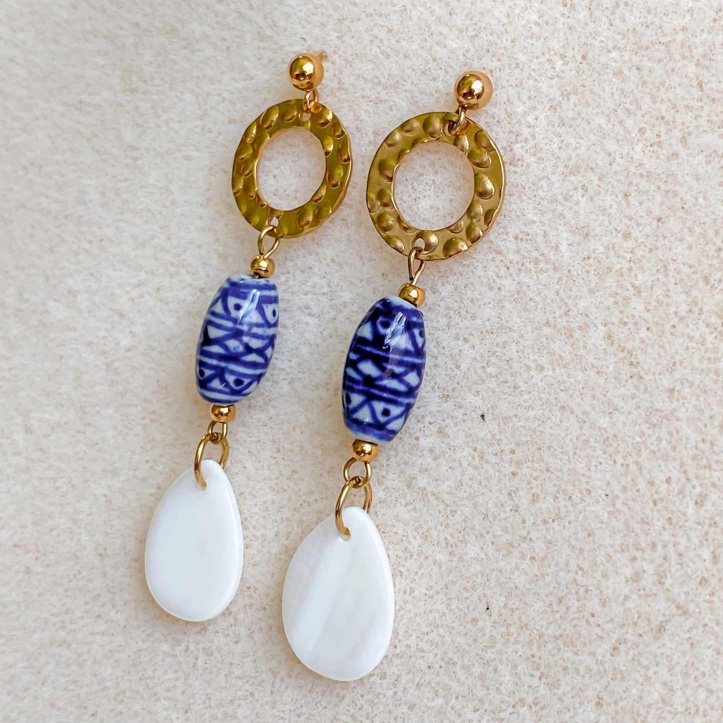 Boucles d’oreilles en céramique bleue & nacre naturelle | ABALONE