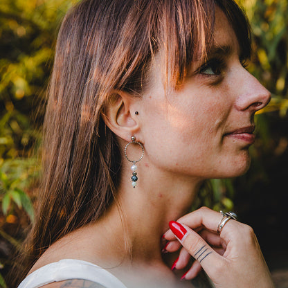 Natural stone and freshwater pearl earrings | CHLORIS