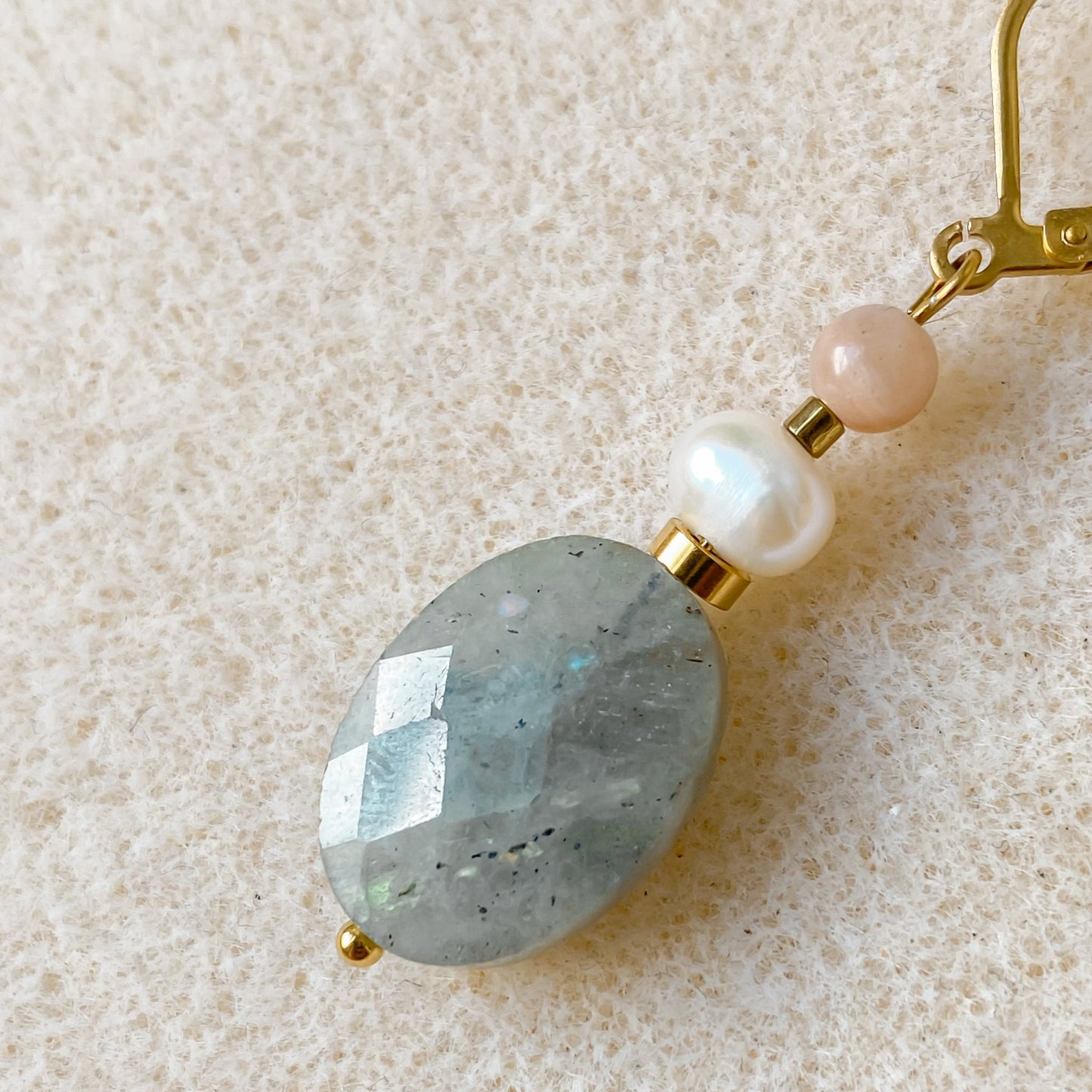 18K gold-plated dangling labradorite earrings | ATHÉNA