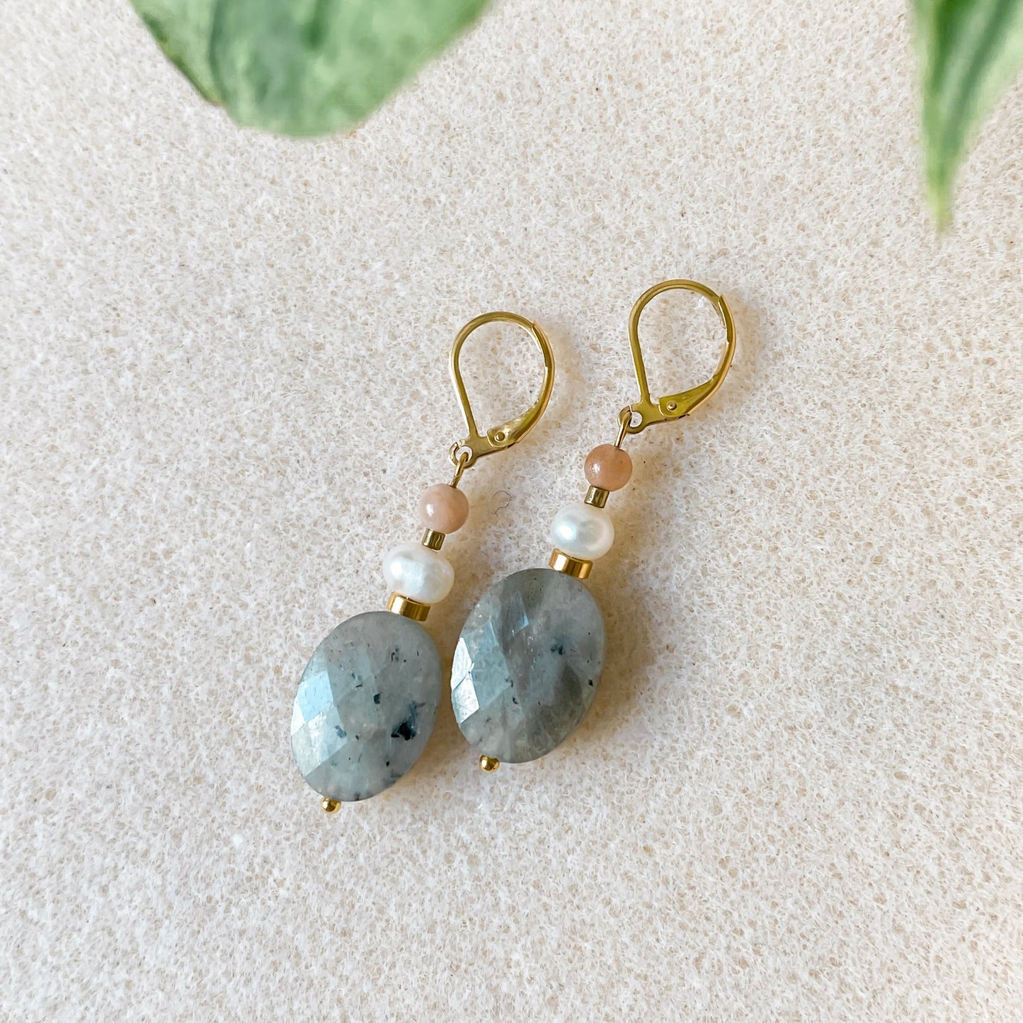18K gold-plated dangling labradorite earrings | ATHÉNA