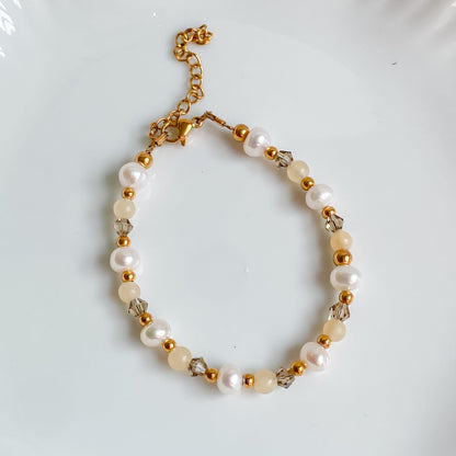 THÉIA | Bracelet fin en perles de jade jaune et perles d'eau douce