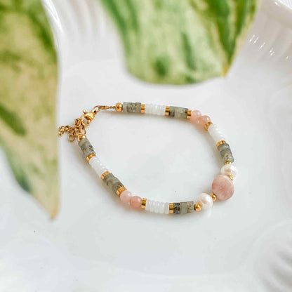 HÉCATE | Natural stones, freshwater pearls and gold-plated stainless steel