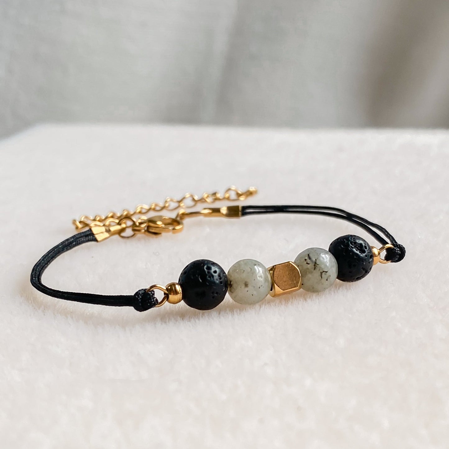 Cord bracelet essential oil diffuser | NOCTIS
