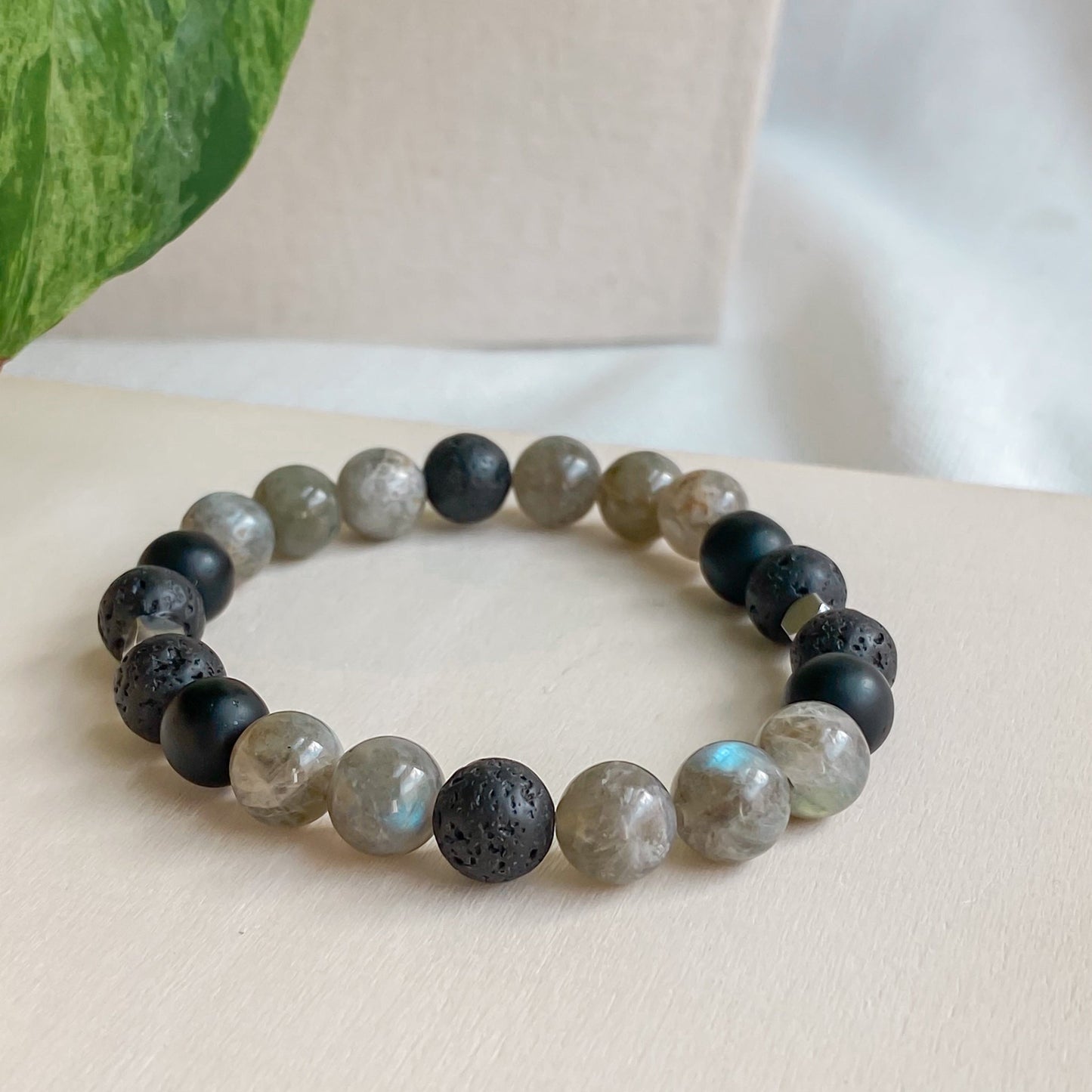 SERENZO | Bracelet diffuseur en labradorite, onyx et acier inoxydable