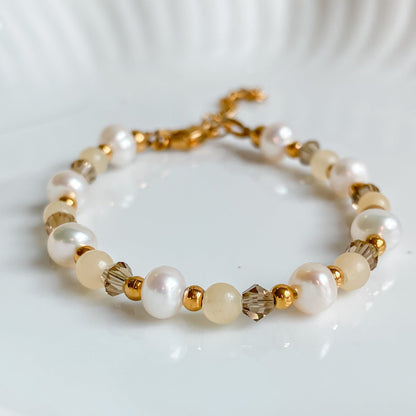 THÉIA | Bracelet fin en perles de jade jaune et perles d'eau douce