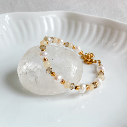 THÉIA | Bracelet fin en perles de jade jaune et perles d'eau douce