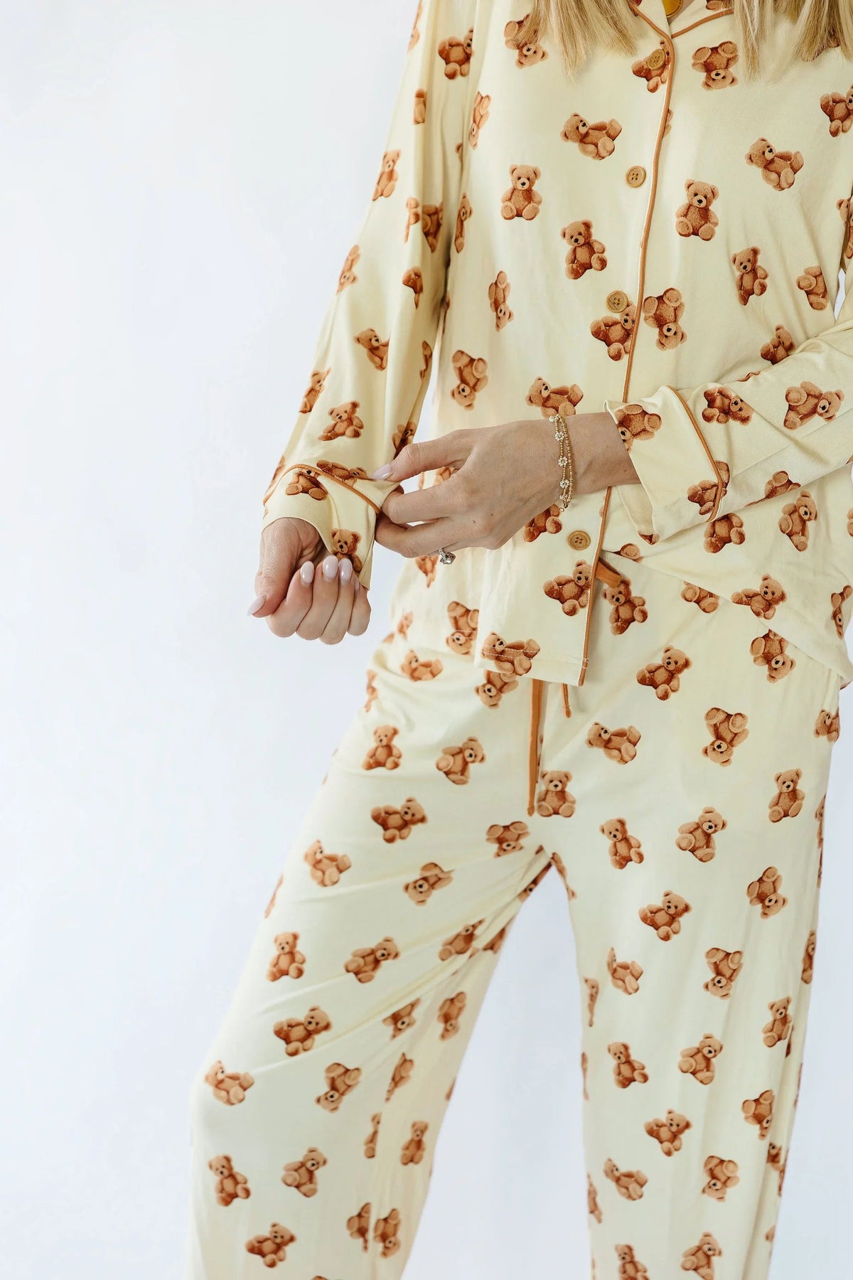 Haut de pyjama adulte à manches longues boutonné en forme d'ours en peluche