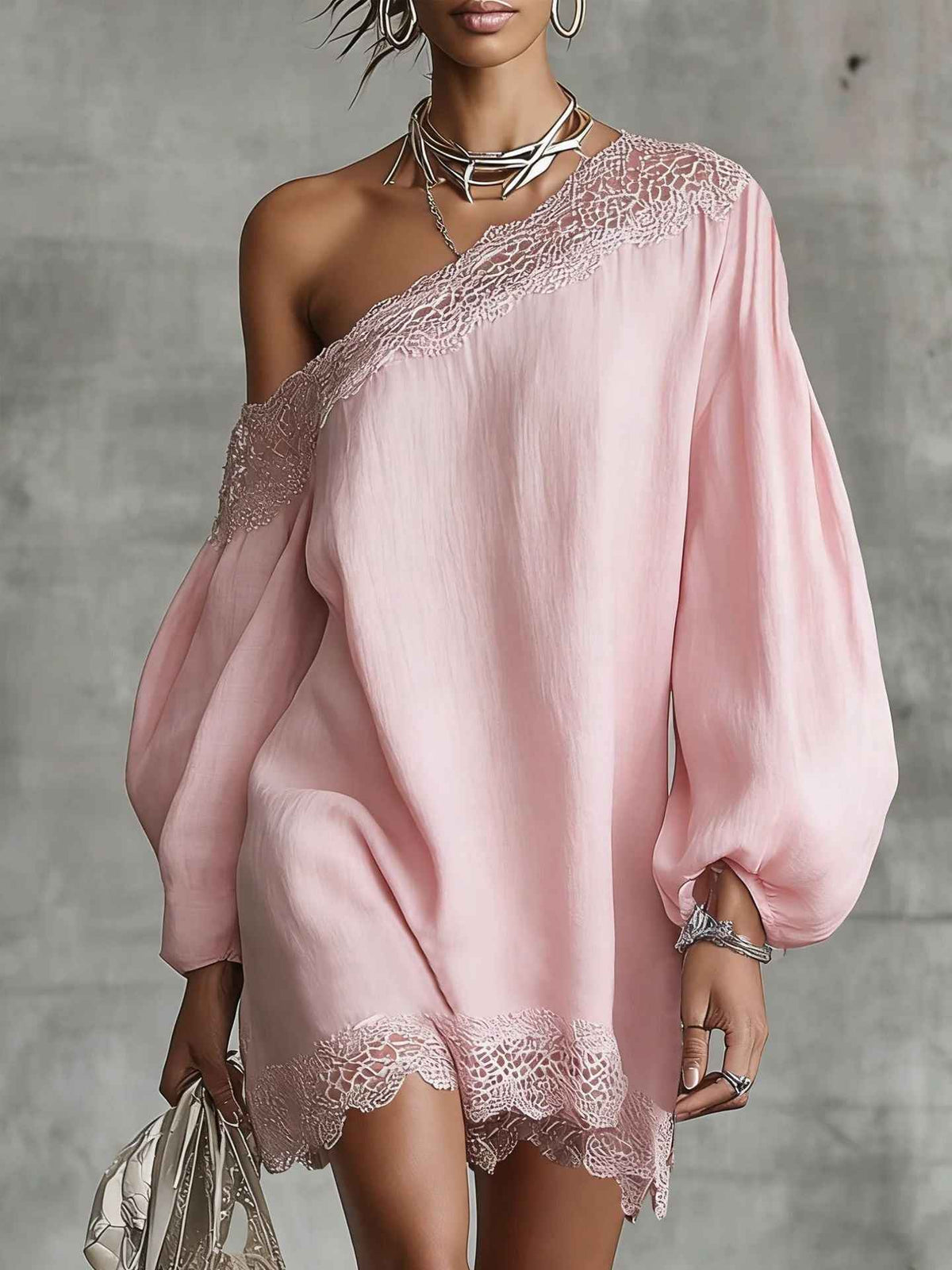 Robe courte à épaules dénudées et manches longues pour femme | Robe à garniture en dentelle