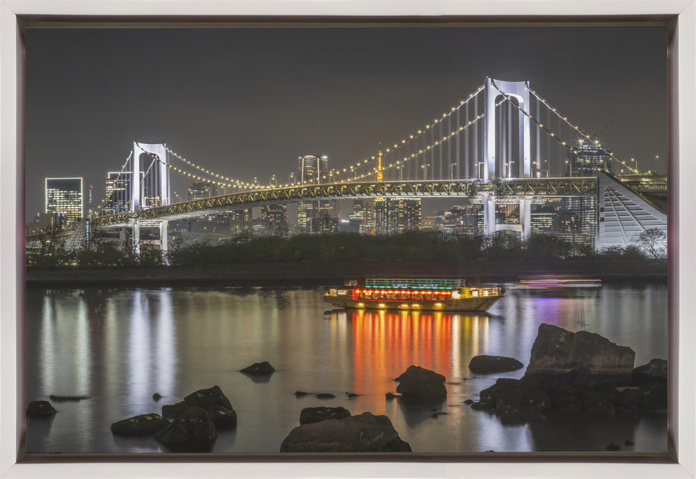 Décoration murale Magnifique pont arc-en-ciel avec la ligne d'horizon de Tokyo le soir