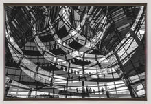 Visiteurs d'expositions d'art mural